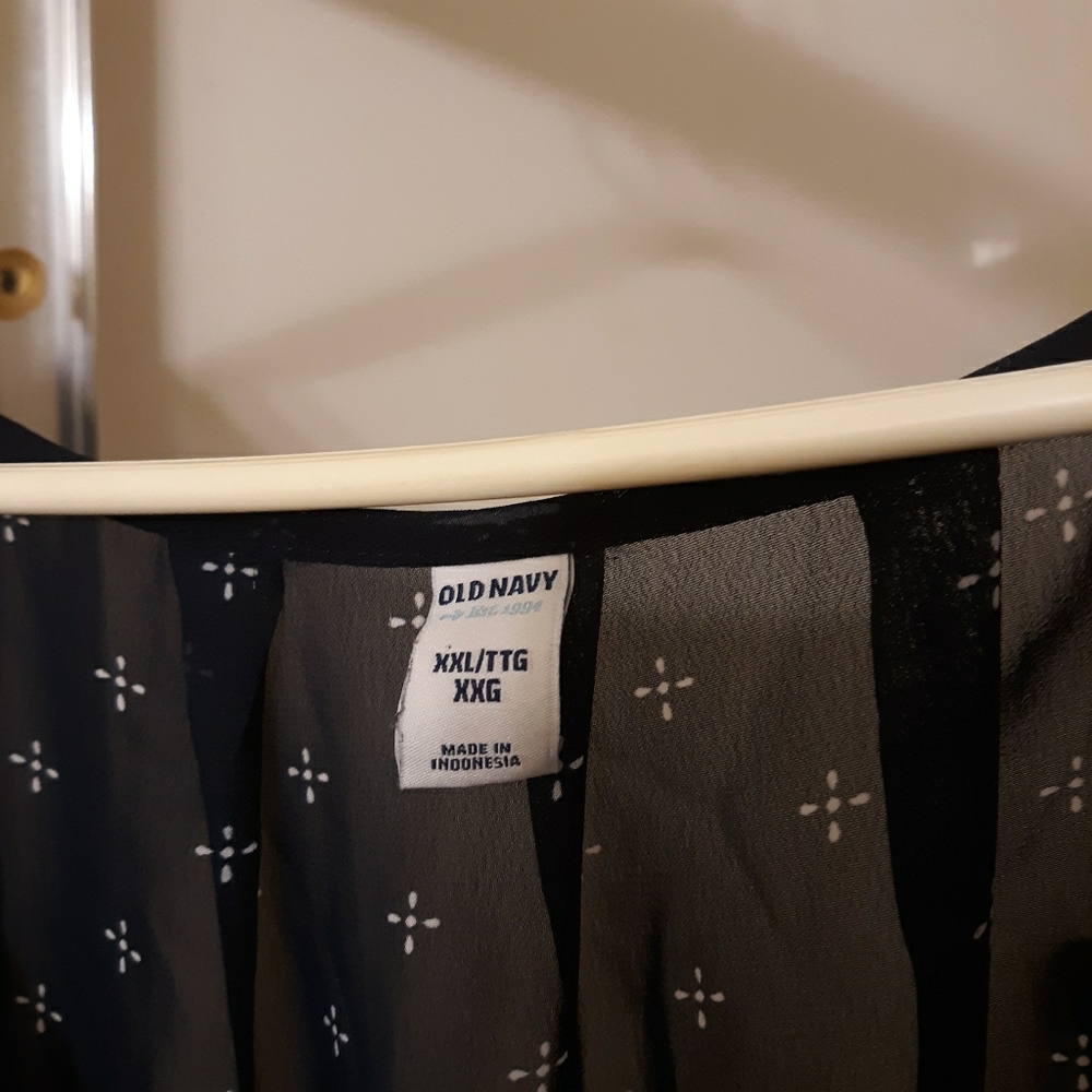 Old Navy size XXL navy blue and print blouse.